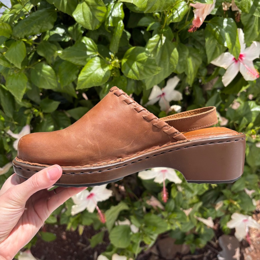 Born y2k tan brown leather clog heels size 8.5 boho earthy
